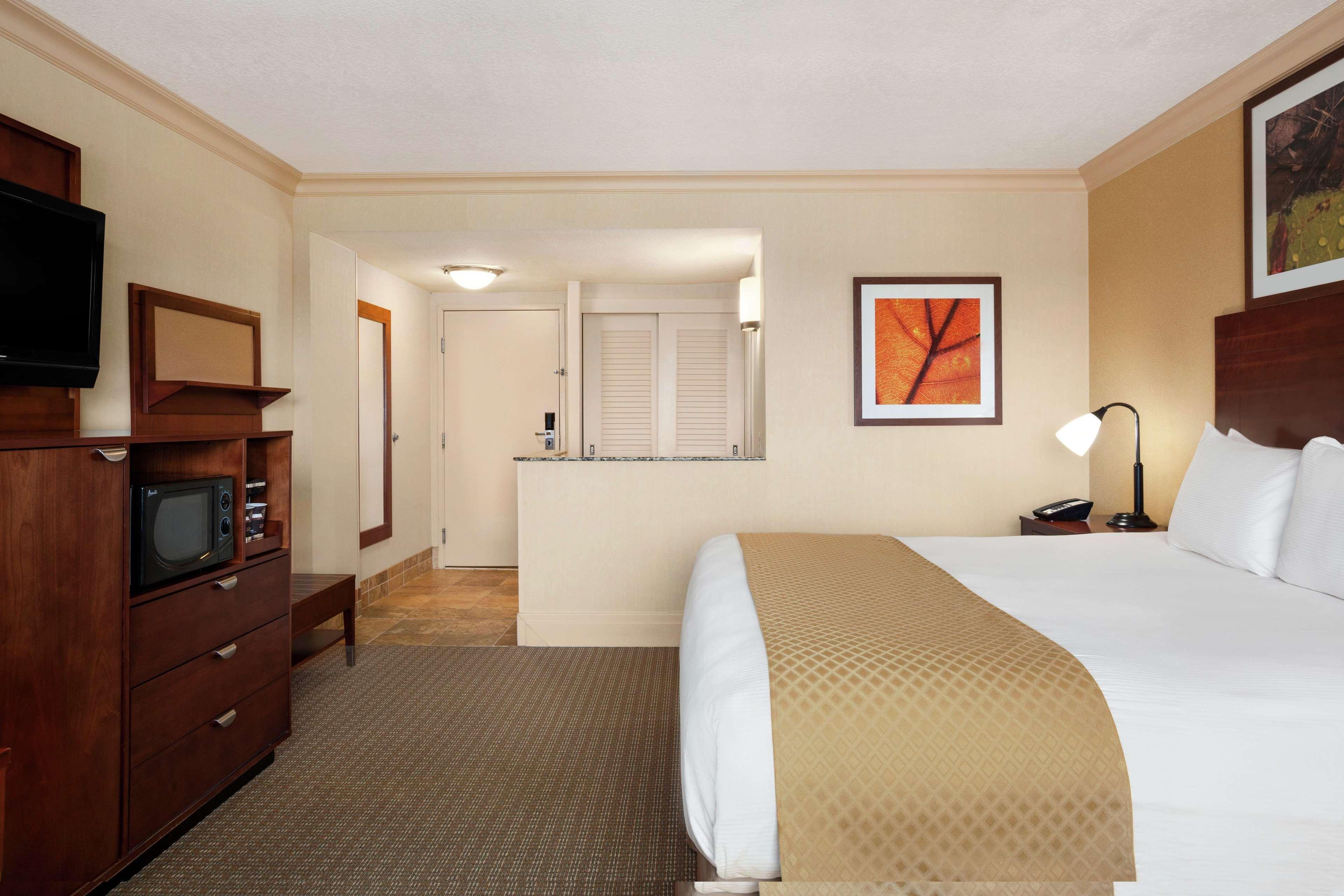 Doubletree By Hilton Hotel Dallas - Love Field Экстерьер фото